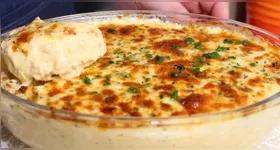 Aprenda a preparar essa versão de fricassê de frango e surpreenda a todos