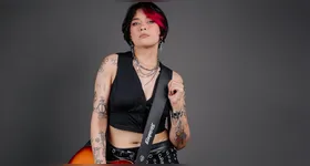 Aline Alves chega ao palco vivendo um dos momentos mais expressivos de sua carreira