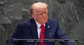 A Justiça dos Estados Unidos determinou que o governo de Donald Trump restabeleça temporariamente o acesso de jornalistas da CNN, MS NOW e Politico à Casa Branca.