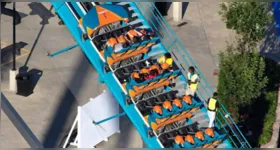 A montanha-russa Goliath, no parque Six Flags Over Georgia, tem 61 metros de altura e chega a 113 km/h; acidente fatal levou à investigação das causas e ao fechamento preventivo de atrações semelhantes.