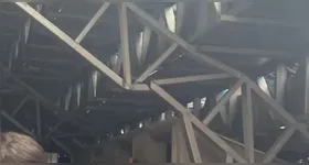 Estrutura cedeu e jogo segue paralisado
