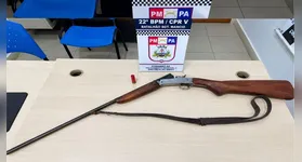 Espingarda calibre 32 com numeração raspada e munição intacta apreendida pela Polícia Militar no Assentamento Talismã.