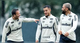 Arthur (esquerda) ajeitou o meio de campo santista e deu nova dinâmica; Coutinho (meio) ainda trabalha a parte física e não vem para Belém