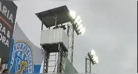 Cabine está tremendo e quase o cinegrafista cai