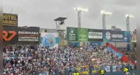 Súmula da partida Brusque x Paysandu revela falhas de segurança que levaram à interrupção do jogo e sua retomada sem público no dia seguinte.