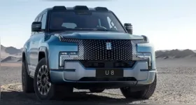 Nova regra da CNH B permite que motoristas conduzam veículos elétricos e híbridos de até 4.250 kg, ampliando o espaço para SUVs chineses de luxo no mercado brasileiro.