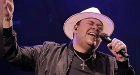 Jato do cantor pegou fogo durante pouso no Rio Grande do Norte; artista e equipe não se feriram gravemente e agenda será retomada no sábado (19).