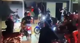 Grupo foi até a residência após trabalhador levar um soco durante uma entrega no bairro Novo Horizonte