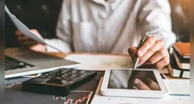 Entenda como a Reforma Tributária afeta empresas do Simples Nacional e as decisões que precisam ser tomadas para garantir competitividade e eficiência.