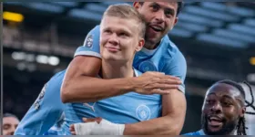 Manchester City goleia o Liverpool por 3 a 0 em Anfield, mantém 100% de aproveitamento na Premier League e segue na liderança após seis rodadas.