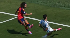 Argentina é punida pela Fifa após episódios na Copa do Mundo. A seleção foi multada em US$ 321 mil (cerca de R$ 1,6 milhão) por cantos racistas da torcida e uma manifestação política sobre as Malvinas.