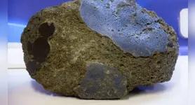 A história reforça a importância da análise especializada para a identificação correta de materiais geológicos incomuns.