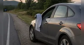 Esse gesto simples carrega um significado importante para quem circula pela estrada.