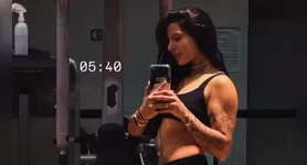 Além da musculação, a cantora pratica outras atividades físicas.