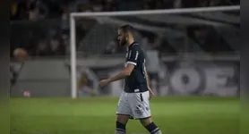 Segundo a súmula do árbitro Wilton Pereira Sampaio, Poveda disse à equipe de arbitragem: "vocês são fracos e tendenciosos".