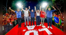 De acordo com a primeira-dama, Janja da Silva, cerca de 100 mil presentes lotaram a Praça da República para acompanhar o evento.