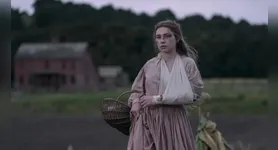 A narrativa acompanha diferentes gerações de uma família e percorre a Nova Inglaterra até o Vale de Salinas, na Califórnia.