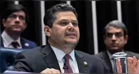 Assinaturaocorre em meio a reaproximação do presidente do Senado com o presidente Lula.
