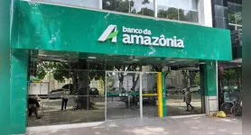O Banco da Amazônia destinou R$ 9,75 bilhões em créditos para mulheres empreendedoras de 2024 a 2026. A instituição oferece diversas linhas para os setores rural e urbano, com destaque para o FNO Amazônia Pra Elas.