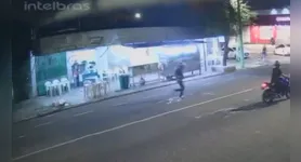 O suspeito agiu sozinho, mas na hora da fuga surgiu comparsa em motocicleta