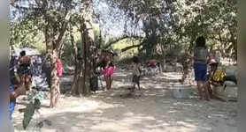 A morte da criança mobilizou os moradores da comunidade, que se divertiam antes da fatalidade