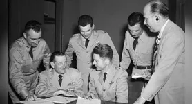 Os pesquisadores americanos, em 1952, sobre aparição de OVNIS