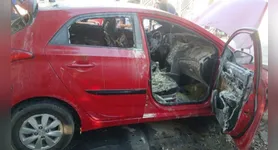 O automóvel sofreu grandes avarias, sobretudo na parte interior do veículo