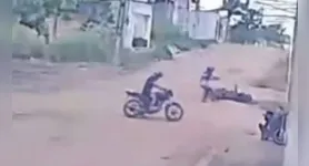 O homem foi executado em plena luz do dia e ainda teve a motocicleta levada pelos suspeitos