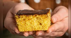 A receita é simples e pode ser preparada no liquidificador, sem a necessidade de batedeira.
