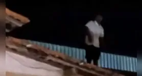 O jovem teria agredido uma mulher e foi perseguido por populares.