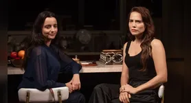 Com receio de que qualquer informação chegue até Ademir, Adriana escolhe um local discreto para conversar com Suely.