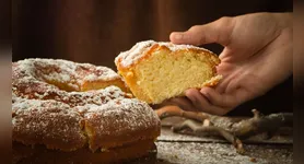 A receita foi inspirada no Bolo de Maizena das Irmãs Rocha e adaptada com a dica da nutricionista Helena Menezes.