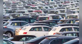 Preços de carros seminovos e usados continuam pressionados no mercado brasileiro, segundo levantamento da Webmotors.