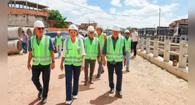 A governadora Hana Ghassan visitou as obras do Canal da Caraparu, que chegaram a 85% de execução