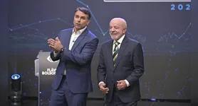 Lula e Flávio Bolsonaro concordaram em autorizar a abertura de sigilos bancários, fiscais e telefônicos; pedido aguarda análise do TSE.