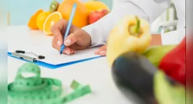 Este ano, o tema apresentado: "Conexão no cuidado: A nutrição integrando saberes para um atendimento seguro e humanizado", traz a necessidade de se integrar assuntos fundamentais na área, especificamente no ambiente hospitalar