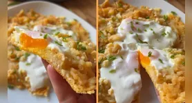 O preparo combina batata, ovos e queijo muçarela e fica pronto diretamente na frigideira.