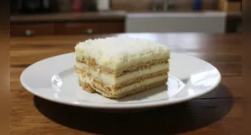 O preparo leva poucos minutos e, depois de montada, a sobremesa precisa apenas de algumas horas na geladeira para ganhar consistência.