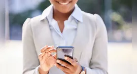 Para utilizar o recurso, é necessário ativá-lo previamente nas configurações do celular.