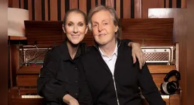 McCartney compartilhou imagens ao lado de Céline e demonstrou entusiasmo com a participação da cantora no projeto.