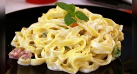 A receita de macarrão à parisiense ensinada pelo chef Daniel Bork, no programa Dia a Dia, combina praticidade e sabor.