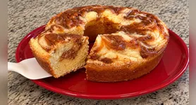 A receita rende aproximadamente 12 porções e pode ser servida no café da manhã, no lanche da tarde ou como sobremesa.