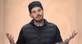 Durante a conversa, o cantor afirmou que estava em paz com a decisão e pediu que os aliados não interpretassem sua saída como uma atitude de abandono.