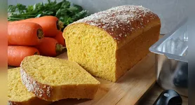 O preparo exige um pouco de paciência por causa do tempo de descanso da massa, necessário para que o fermento faça efeito e o pão fique leve.