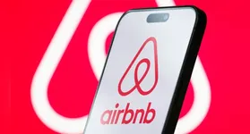 O Airbnb expande suas ofertas com aluguel de carros em 300 cidades do Brasil, trazendo novidades e benefícios para os usuários.