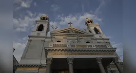 A Basílica Santuário de Nazaré foi entregue completamente restaurada nesta segunda-feira (24).