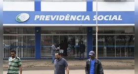 Descubra como solicitar o acréscimo de 25% no INSS para aposentados por incapacidade permanente que precisam de assistência. Veja quem tem direito.