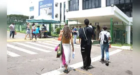 A adesão à renegociação de dívidas da graduação deve ser firmada diretamente com a instituição financeira.