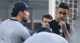 O Remo decidiu afastar Alef Manga após discussões na partida contra o Santos