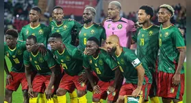 Camarões vence Comores por 3 a 1 nas Eliminatórias. Tchamba retorna como titular e se destaca na vitória.